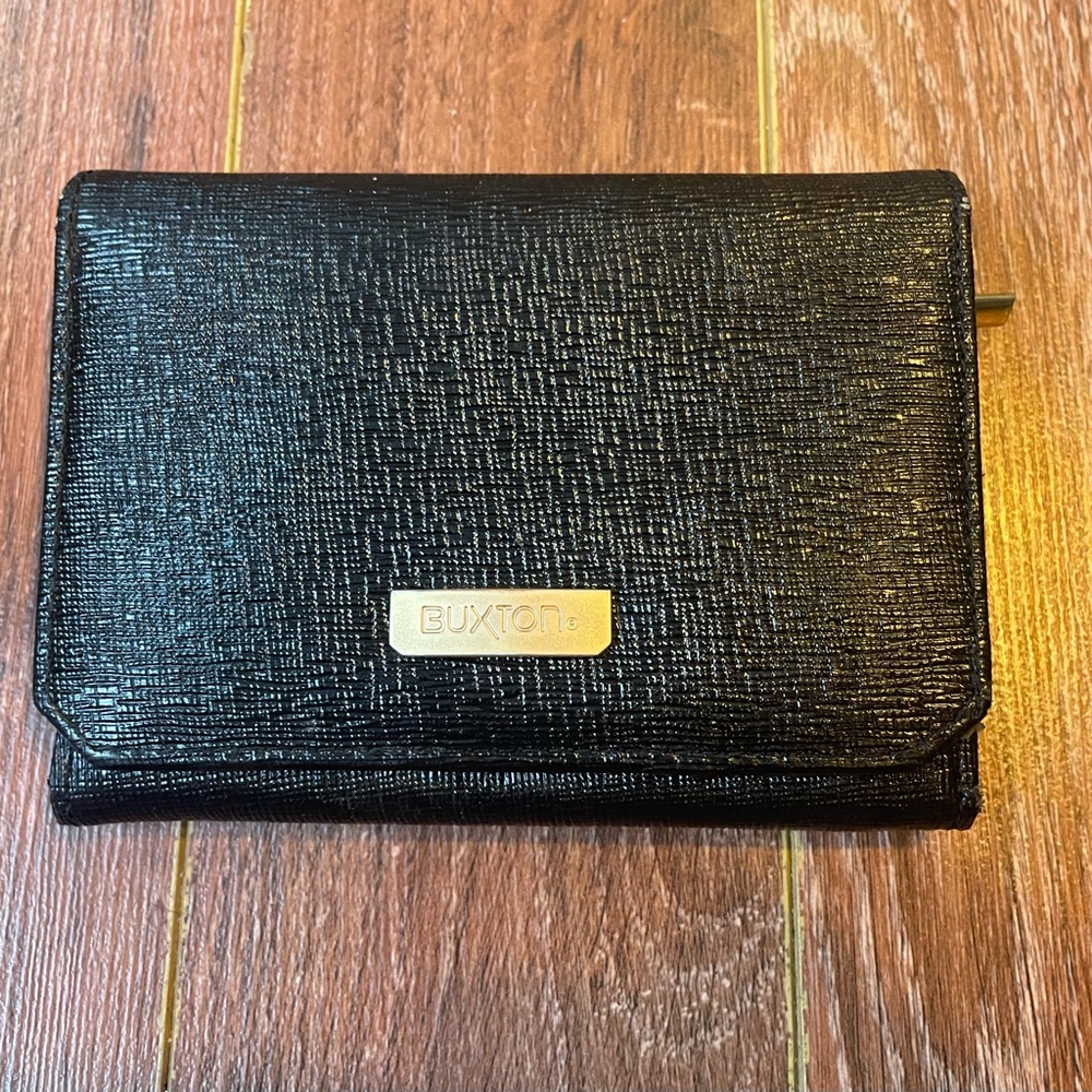 BUXTON Black Billfold Wallet